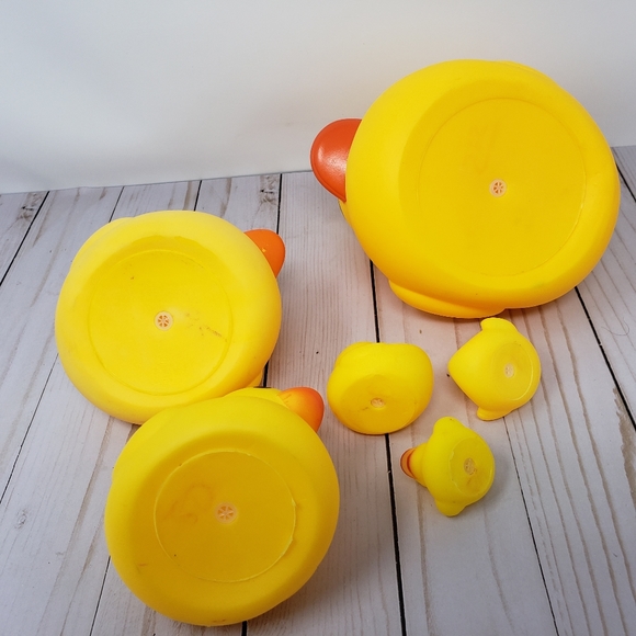 Jumbo Large Medium Small Yellow Rubber Ducks Toys Squeak - Picture 9 of 15
